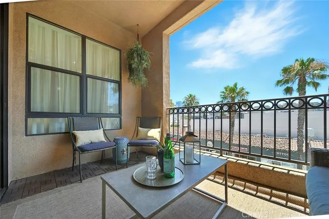 $725,000 | 395 East 4th Street, Unit 39, Long Beach, CA 90802