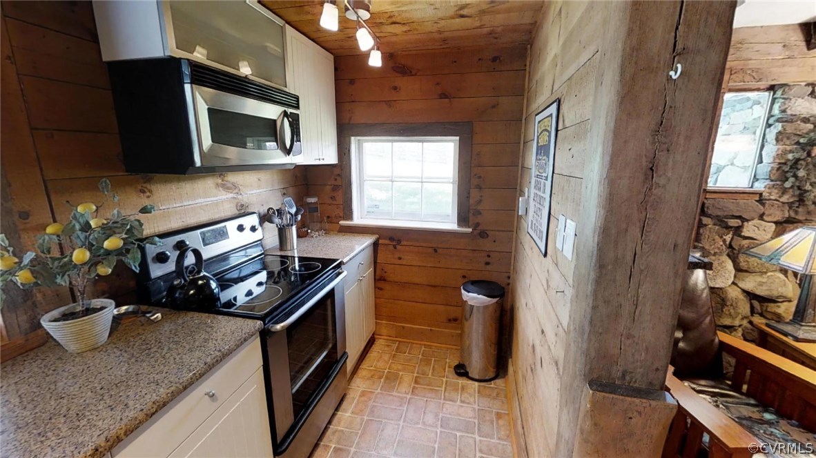 11265 Dry Run Road Williamsville, VA 24487 - Photo 34 of 49 Gallery Image 34