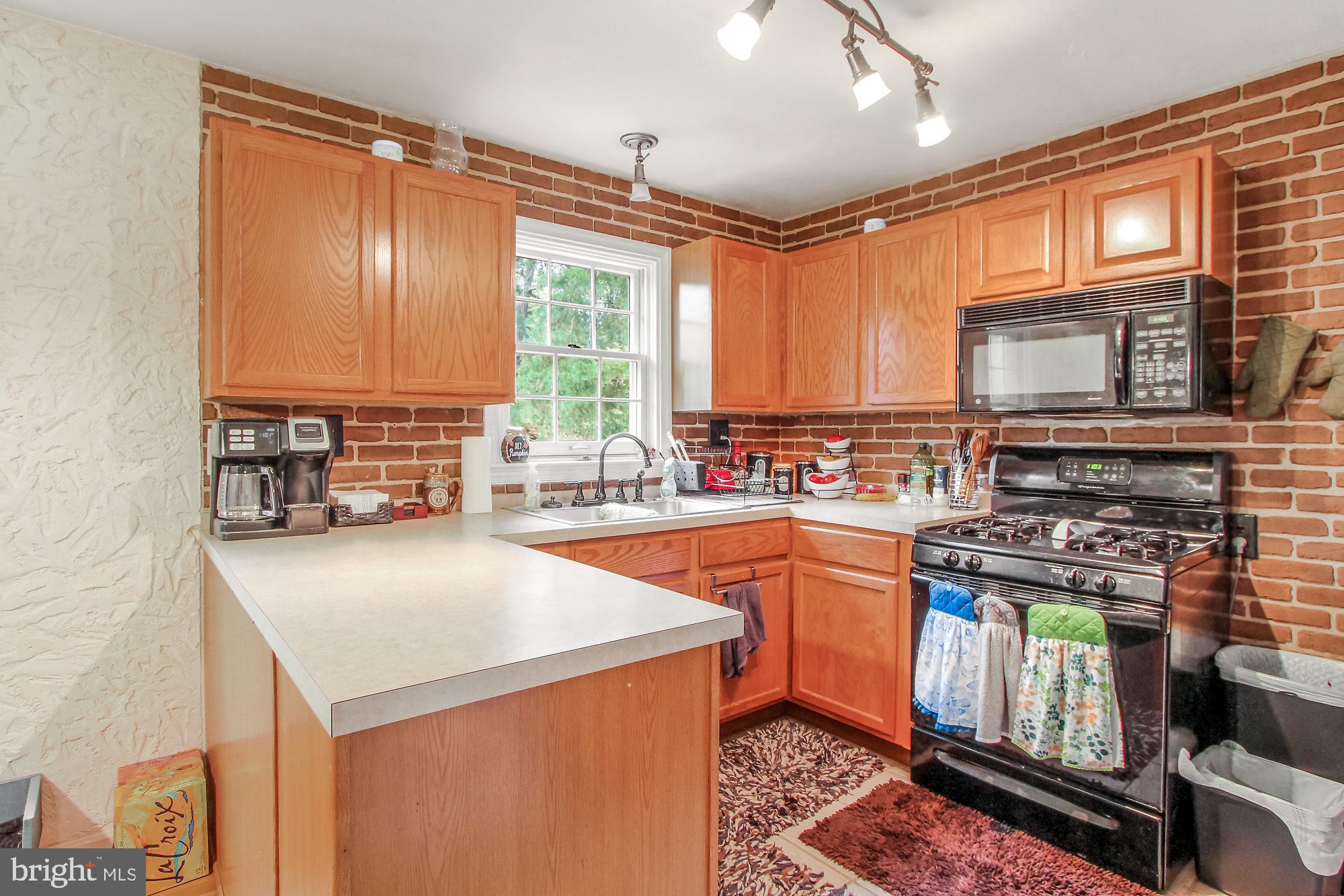 1739 Chesley Road York, PA 17403 - Photo 8 of 25 Gallery Image 8