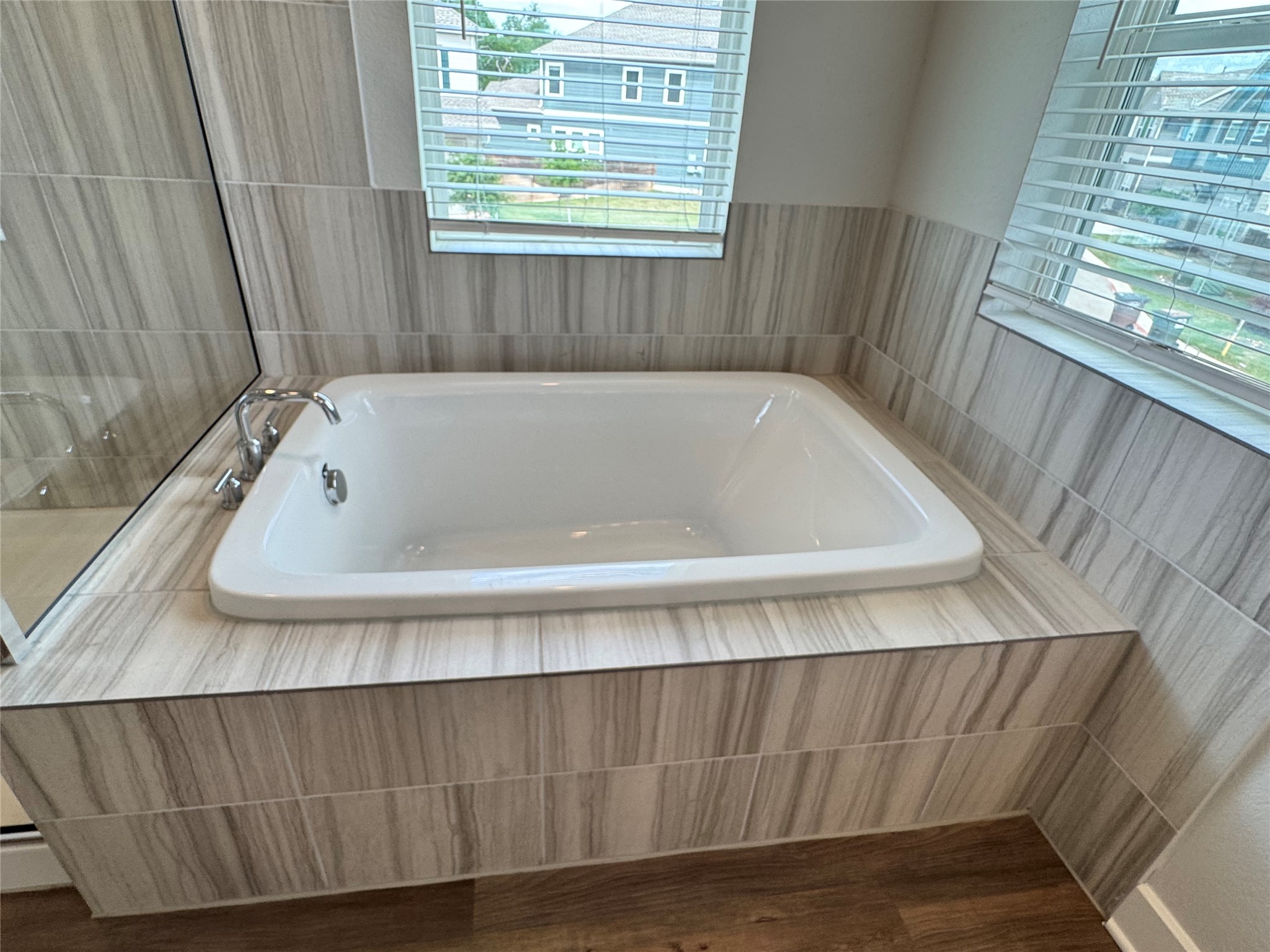 3000 Chisholm Trail Road, Unit 33 Round Rock, TX 78681 - Photo 18 of 31 a bathroom with a bathtub