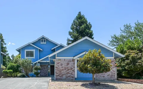 $875,000 | 2126 St Augustine Circle, Petaluma, CA 94954