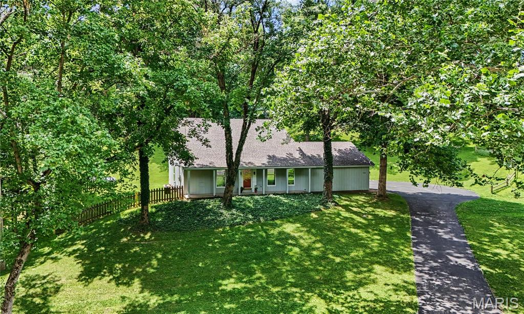 4120 Charbonier Road Florissant, MO 63031 - Photo 4 of 53