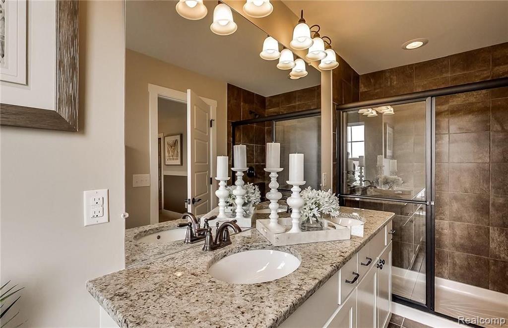 2714 Helmsdale Circle Rochester Hills, MI 48307 - Photo 13 of 20