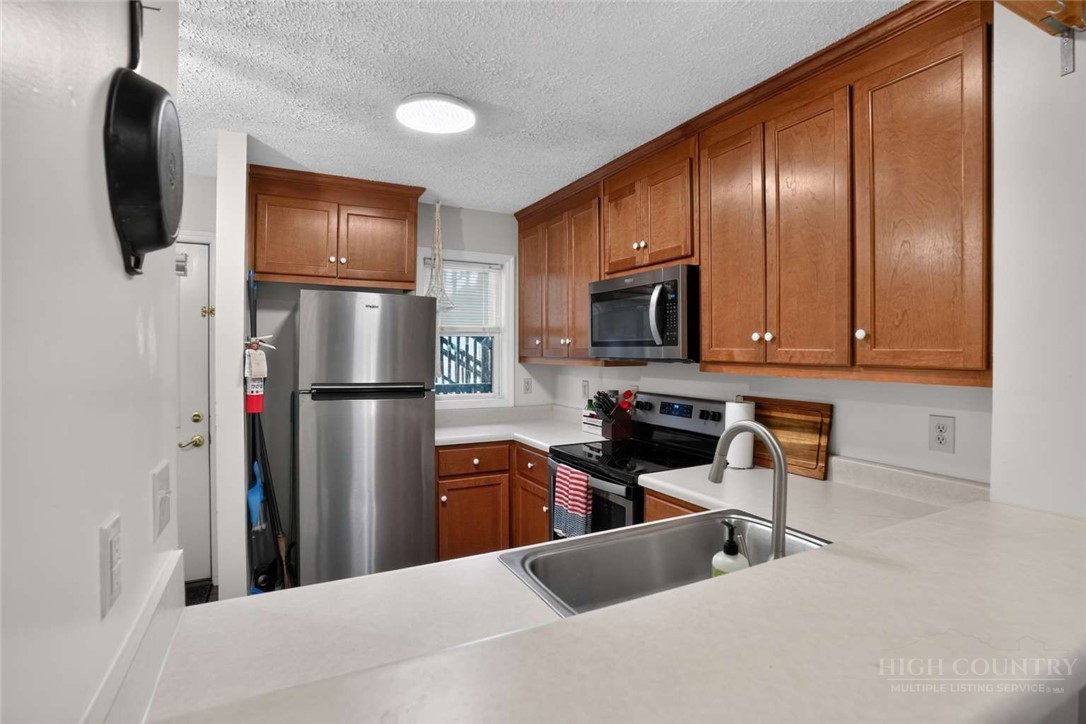 800 Meadowview Drive, Unit 10 Boone, NC 28607 - Photo 10 of 25