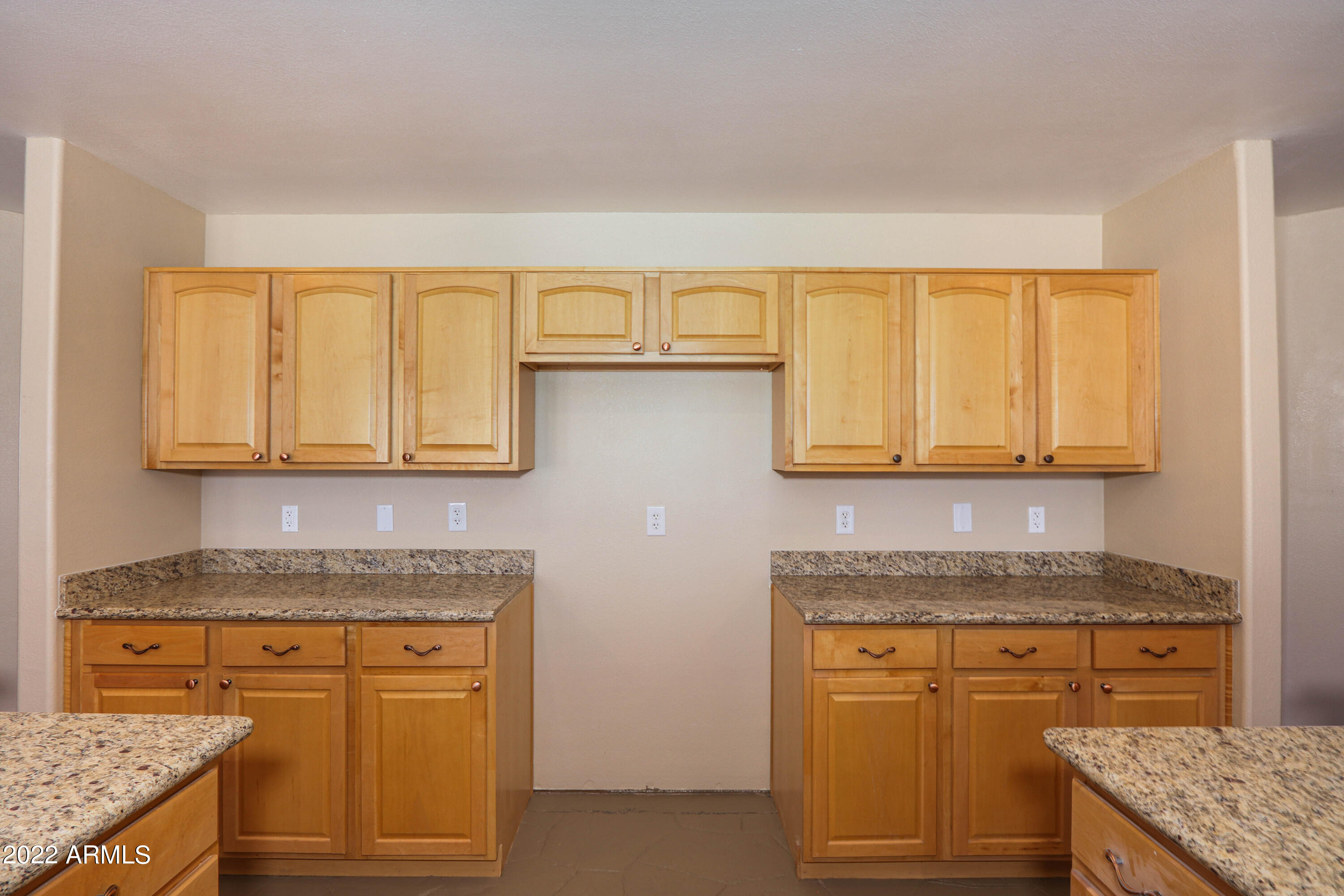 22961 South Jamestown Road Eloy, AZ 85131 - Photo 7 of 47 38