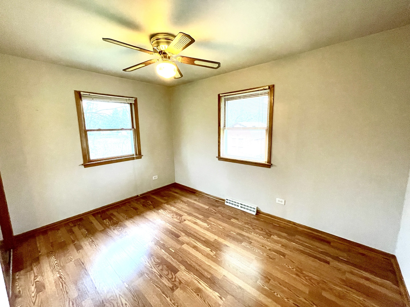 38W480 McDonald Road Elgin, IL 60124 - Photo 6 of 15