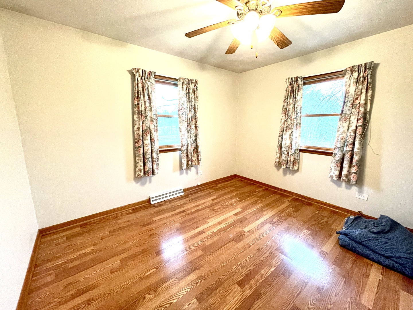 38W480 McDonald Road Elgin, IL 60124 - Photo 7 of 15