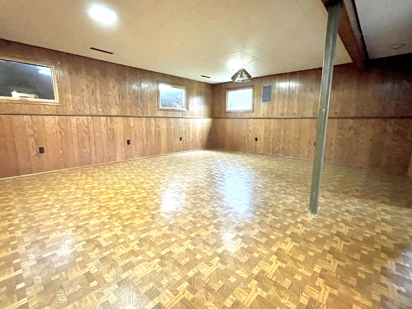 38W480 McDonald Road Elgin, IL 60124 - Photo 10 of 15