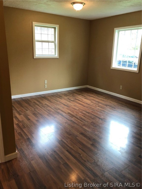 2122 Reno Avenue New Albany, IN 47150 - Photo 3 of 13 Gallery Image 3