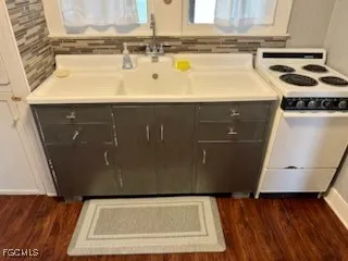 $850,000 | 1531-1533 Hough Street, Fort Myers, FL 33901