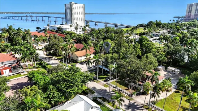 $850,000 | 1531-1533 Hough Street, Fort Myers, FL 33901