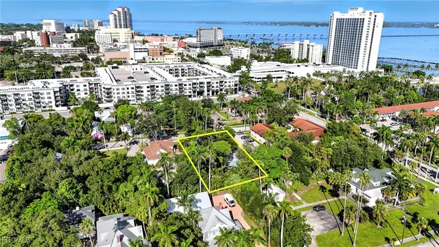 $850,000 | 1531-1533 Hough Street, Fort Myers, FL 33901