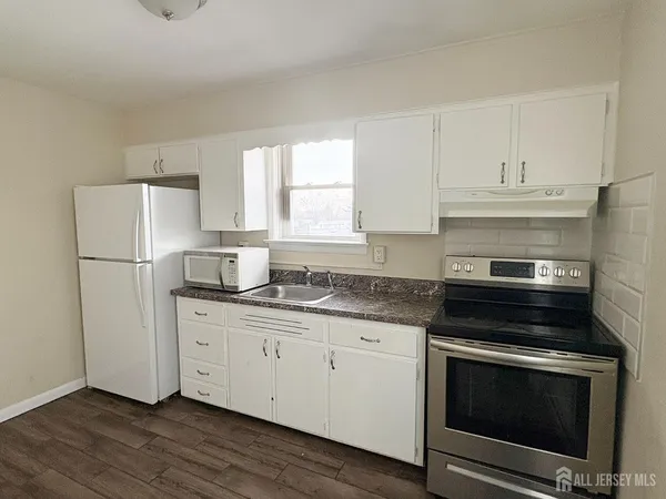 $1,850 | 11 South 10th Avenue, Unit 1, Highland Park, NJ 08904
