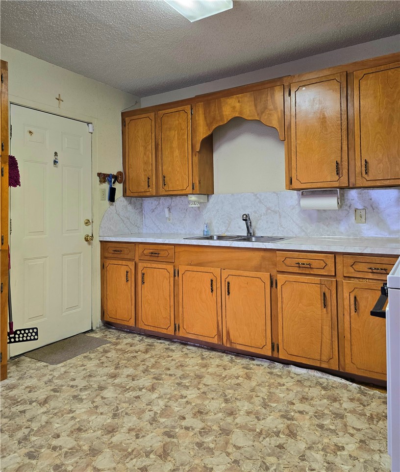 1105 East 5th Street Alice, TX 78332 - Photo 9 of 23