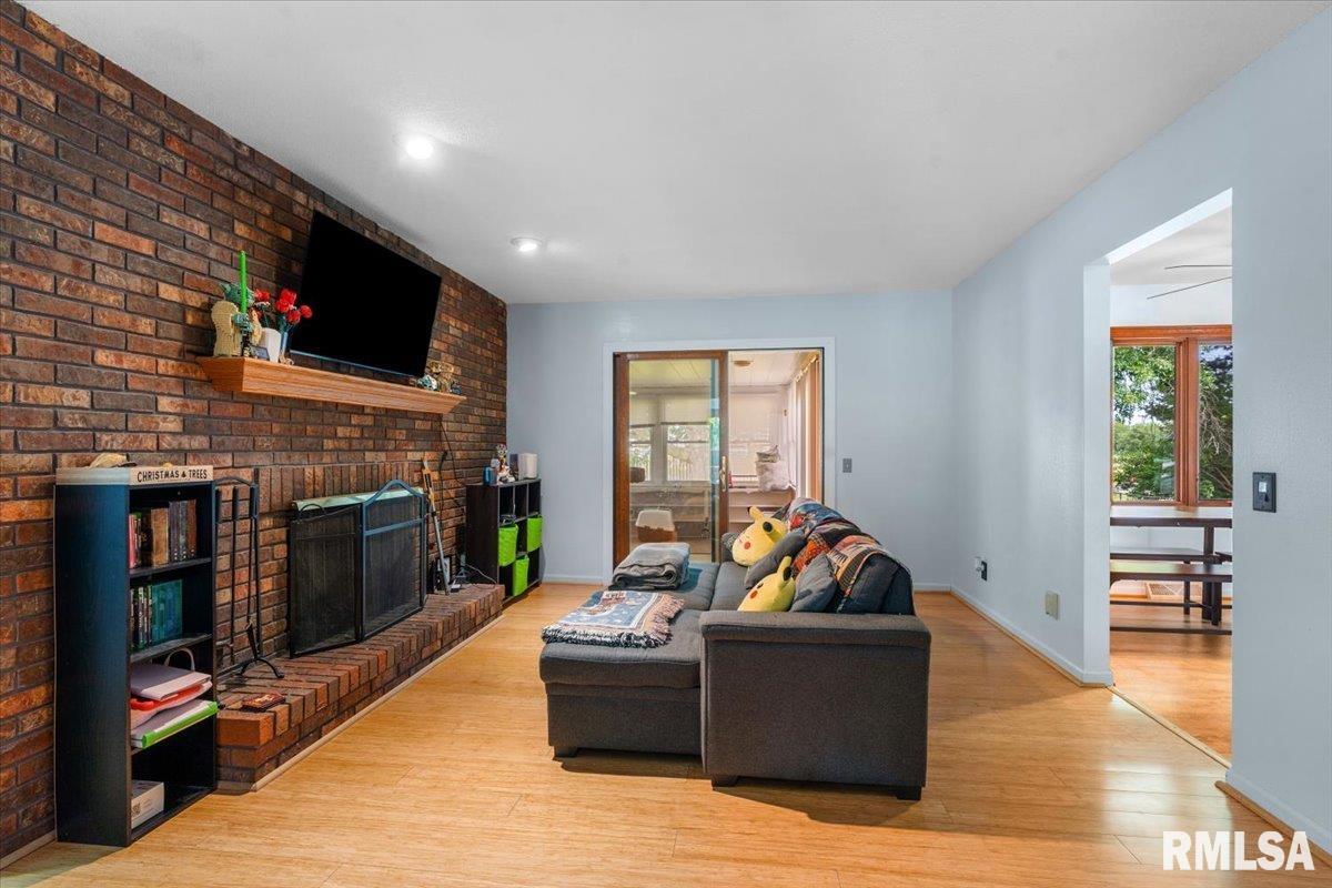 3137 Temple Drive Springfield, IL 62704 - Photo 2 of 39
