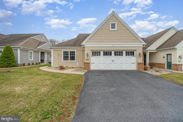$325,000 | 1012 English Drive, Lebanon, PA 17042