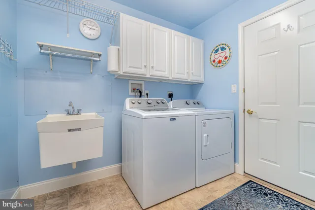 $325,000 | 1012 English Drive, Lebanon, PA 17042