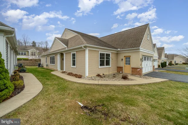 $325,000 | 1012 English Drive, Lebanon, PA 17042