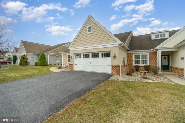 $325,000 | 1012 English Drive, Lebanon, PA 17042