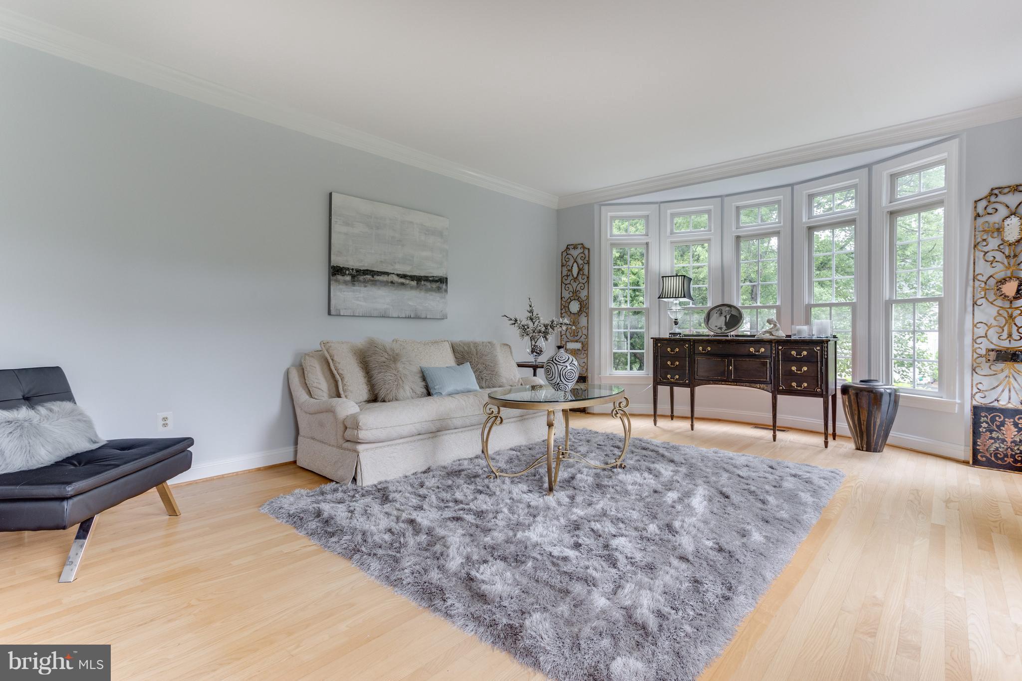 7038 Balmoral Forest Road Clifton, VA 20124 - Photo 4 of 30 Formal living room