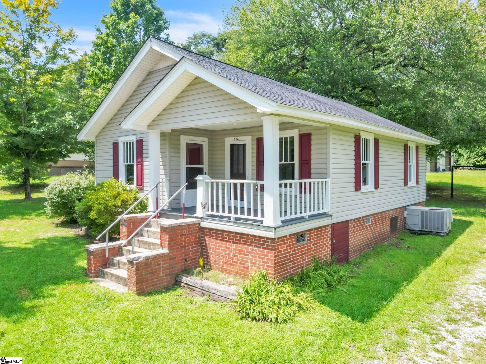 704 Slater Road Marietta, SC 29661 - Photo 2 of 30 Gallery Image 2
