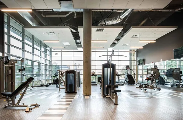 $2,422 | 8110 Park Lane, Unit 1001, Dallas, TX 75231