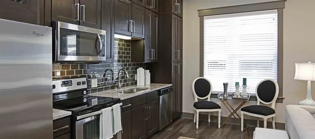 $2,422 | 8110 Park Lane, Unit 1001, Dallas, TX 75231