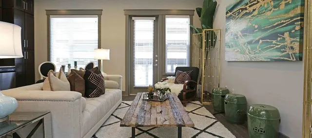 $2,422 | 8110 Park Lane, Unit 1001, Dallas, TX 75231