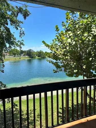 $2,650 | 10000 Northwest 9th St Circle, Unit 21, Miami, FL 33172