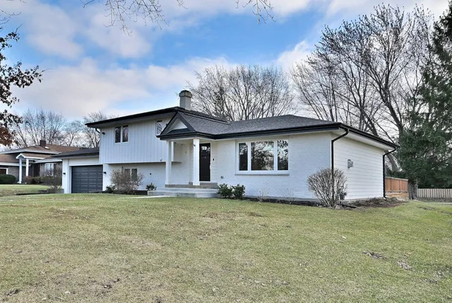 $3,200 | 263 Bobwhite Lane, Bloomingdale, IL 60108