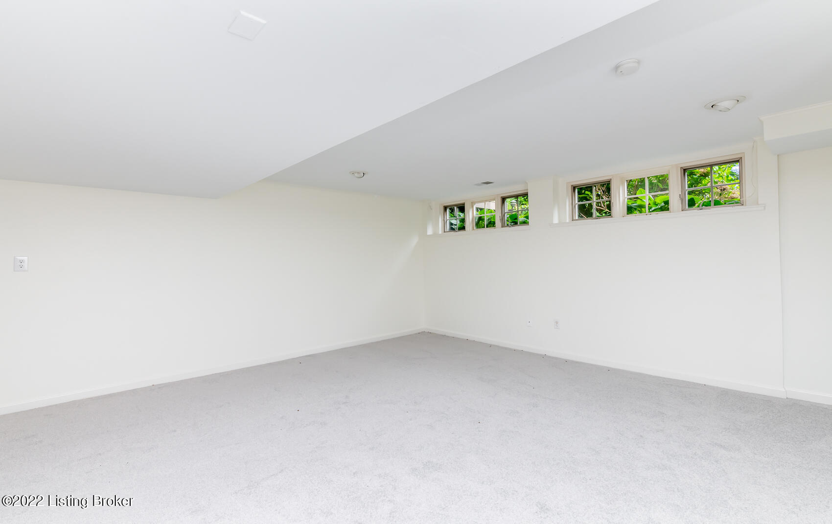 5611 Apache Road Louisville, KY 40207 - Photo 92 of 108 MLS-201