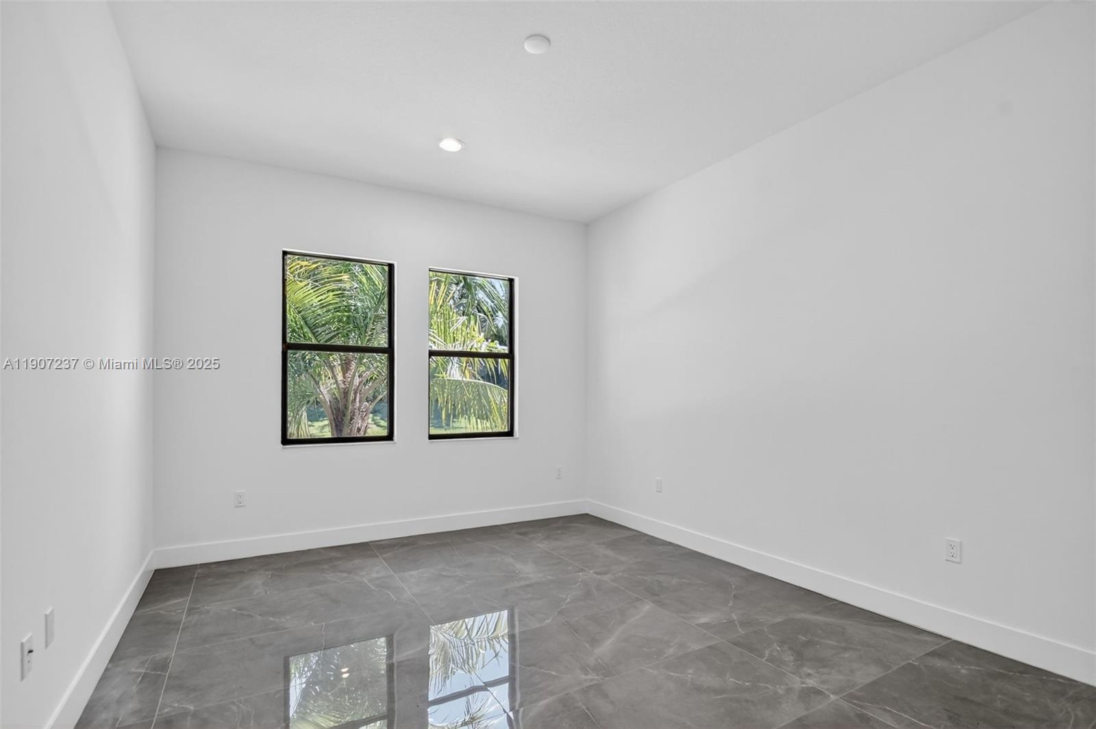 8215 Crystal Downs Avenue, Unit 8215 Boca Raton, FL 33434 - Photo 30 of 95 Bed1 - suite downstairs/office otpion