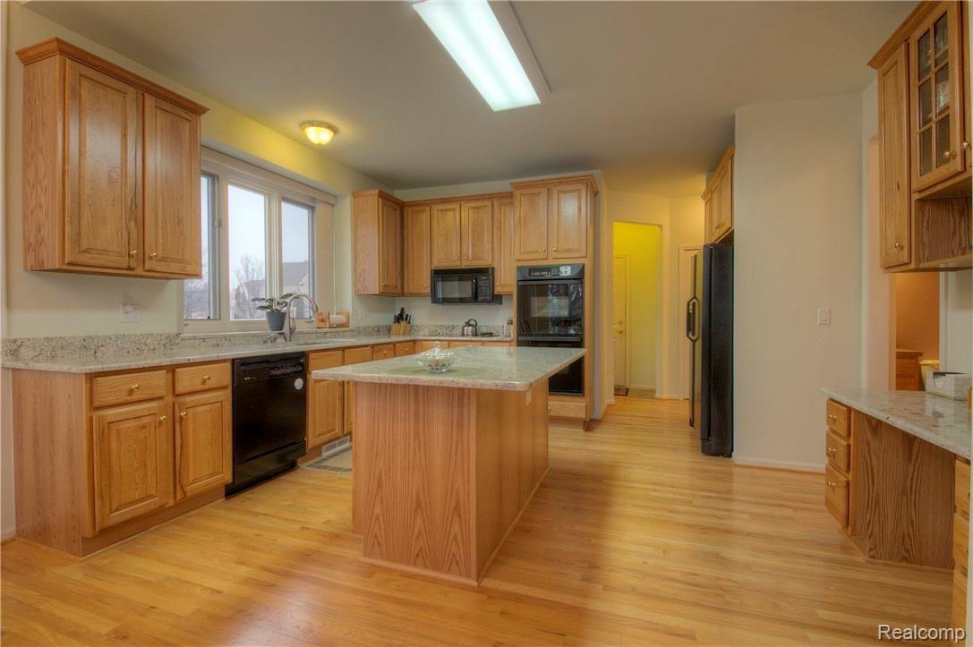 6797 Kennesaw Road Canton, MI 48187 - Photo 15 of 47 15 Kit.jpg
