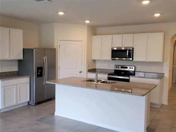 $2,495 | 17419 Harvest Moon Way, Bradenton, FL 34211