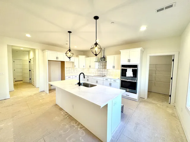 $655,750 | 390 Young Lane, Pleasant View, TN 37146