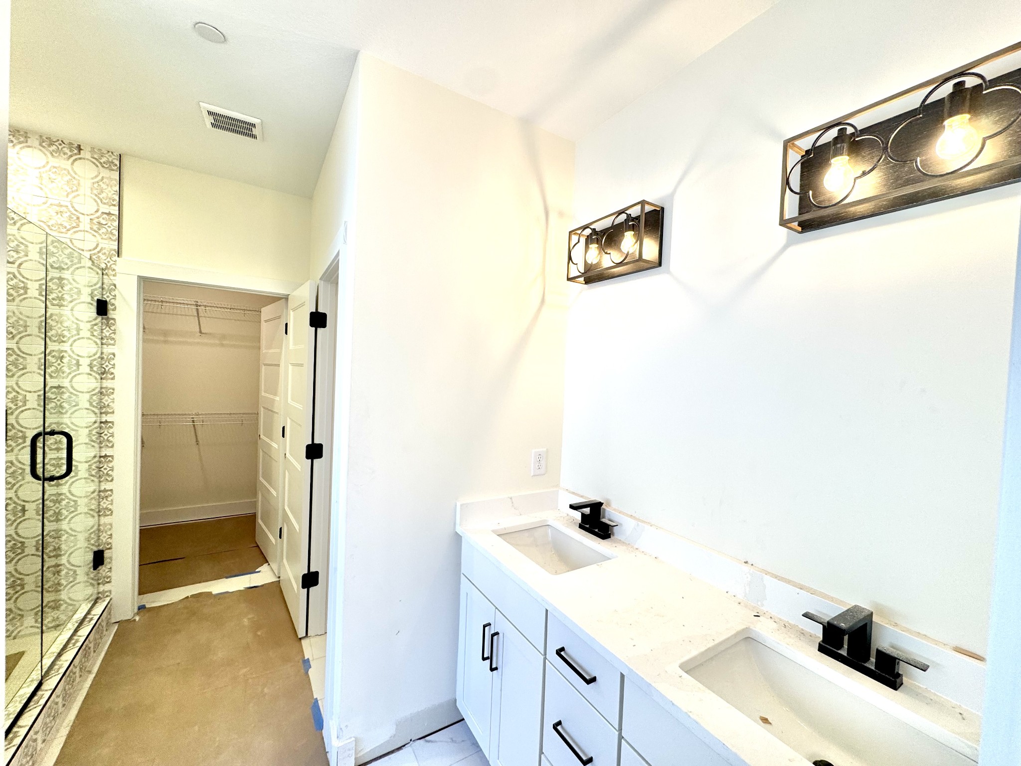 390 Young Lane Pleasant View, TN 37146 - Photo 22 of 48 a bathroom with a sink and mirror