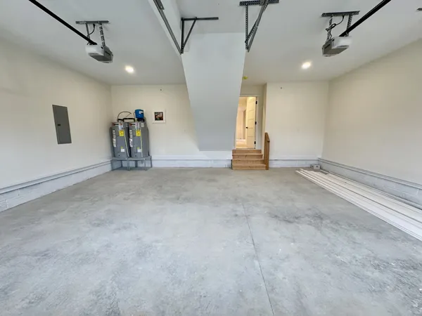 $655,750 | 390 Young Lane, Pleasant View, TN 37146