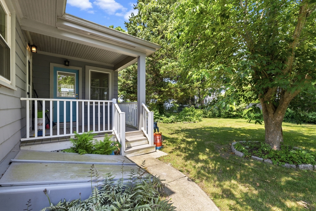 564 Montgomery Street Fall River, MA 02720 - Photo 9 of 42