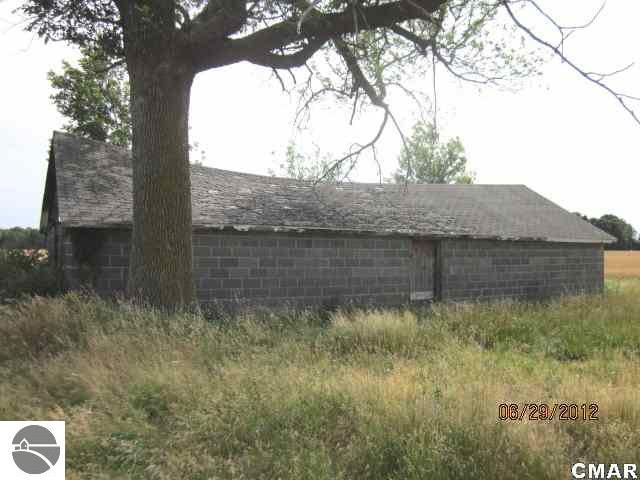 8531 West Tyler Road Sumner, MI 48889 - Photo 14 of 16 1768840-13.JPG