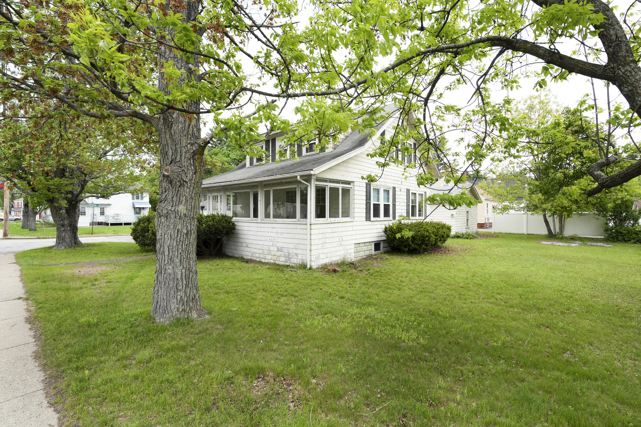606 Main Street Springvale, ME 04083 - Photo 4 of 42 5_606main-35