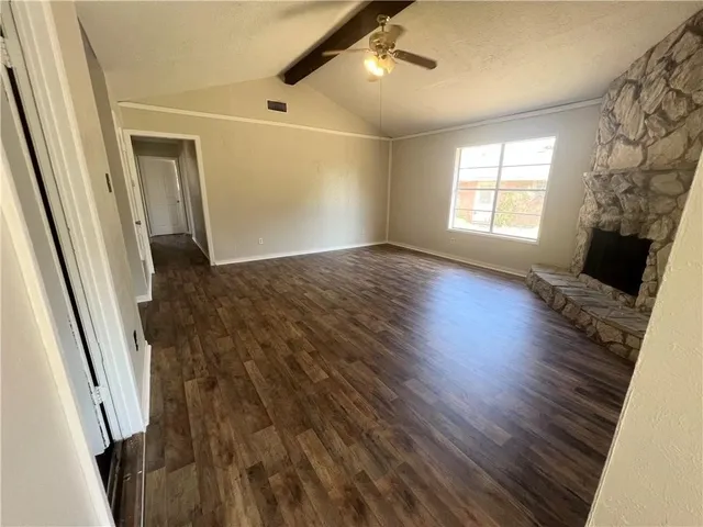 $1,750 | 128 Janin Circle North, Portland, TX 78374