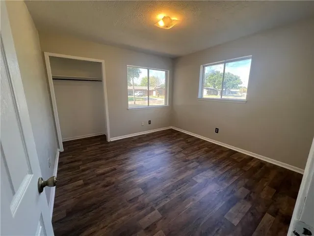 $1,750 | 128 Janin Circle North, Portland, TX 78374