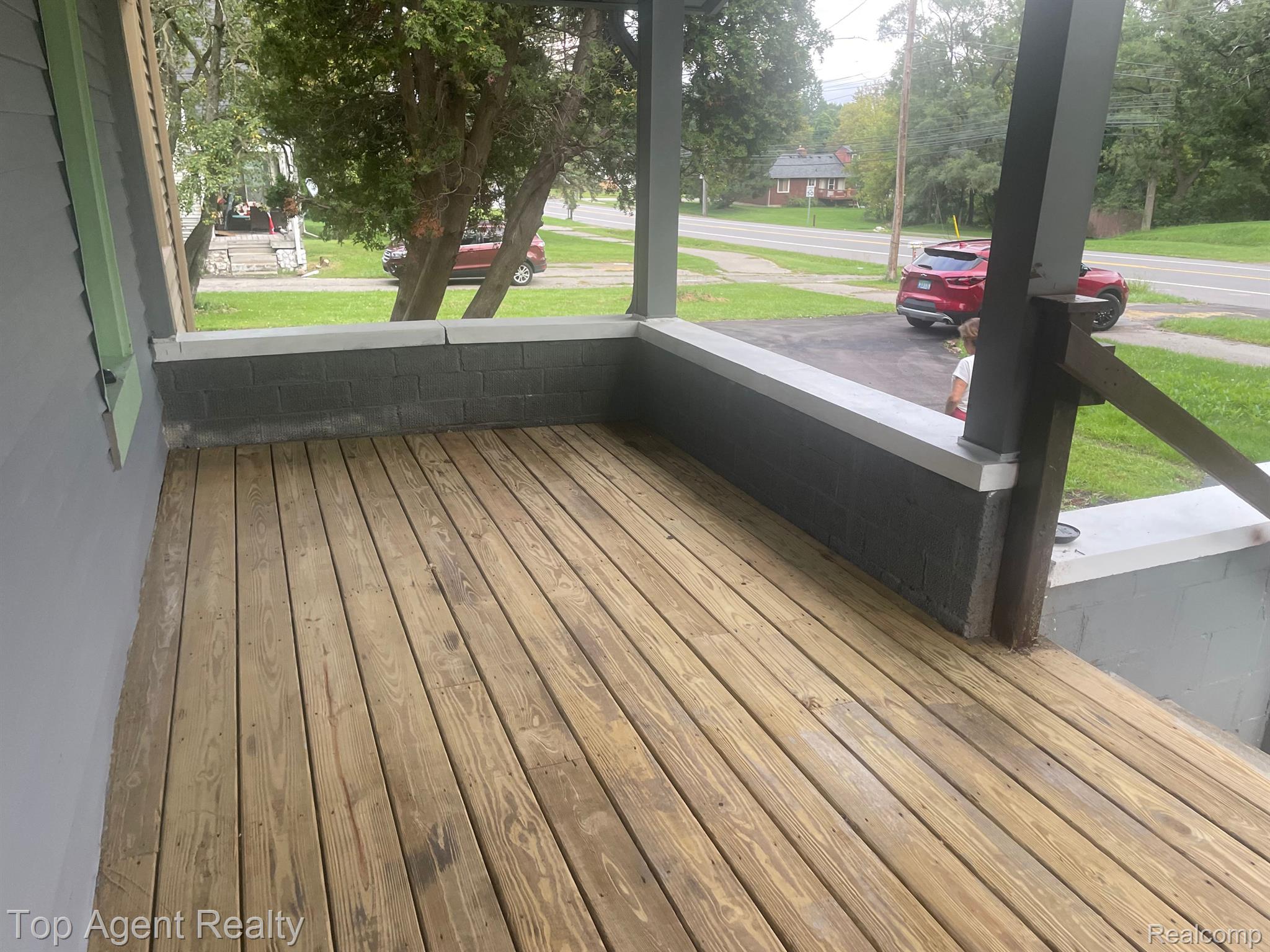 2448 West Auburn Road Rochester, MI 48309 - Photo 2 of 16