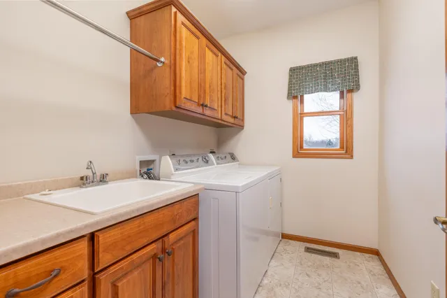 $379,000 | 126 Acorn Avenue Northwest, New London, MN 56273