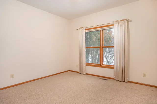 $379,000 | 126 Acorn Avenue Northwest, New London, MN 56273