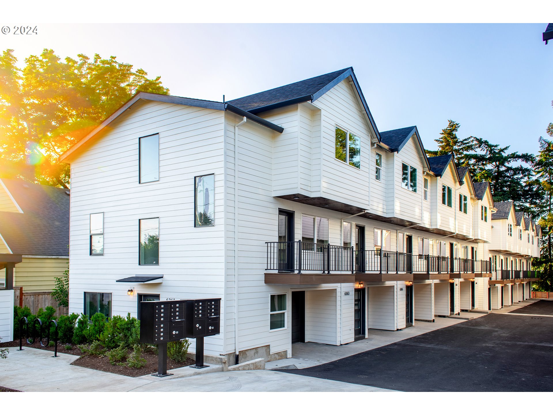 6371 East Burnside St  