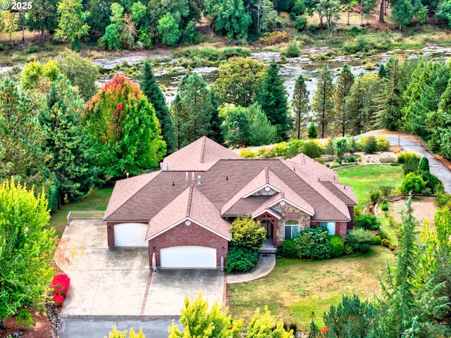 $1,475,000 | 13767 North Bank Road, Roseburg, OR 97470