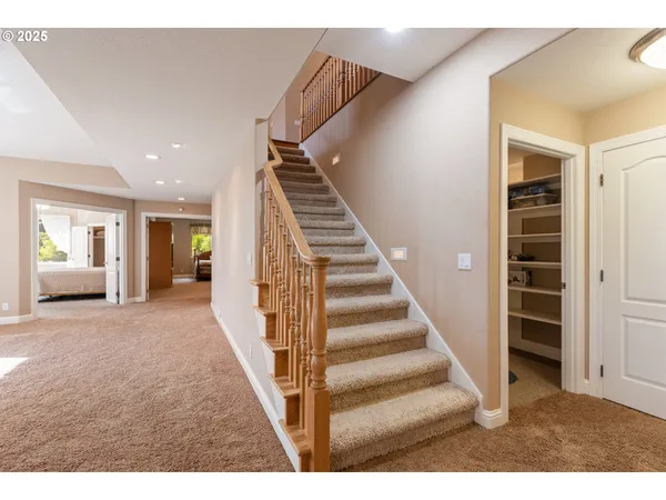 $1,475,000 | 13767 North Bank Road, Roseburg, OR 97470