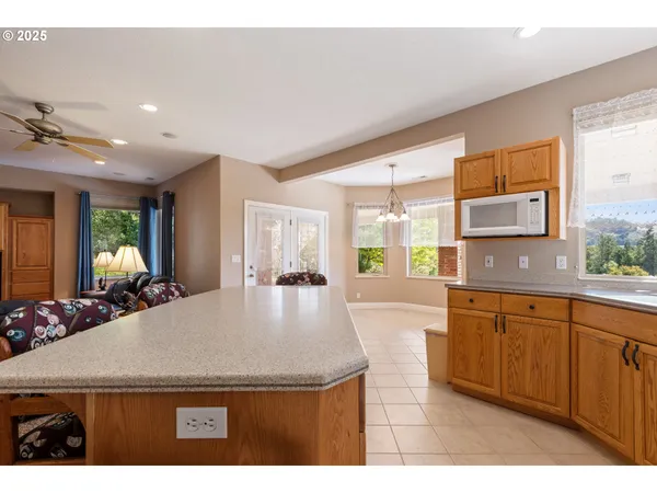 $1,475,000 | 13767 North Bank Road, Roseburg, OR 97470