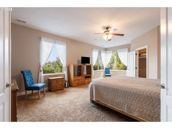 $1,475,000 | 13767 North Bank Road, Roseburg, OR 97470